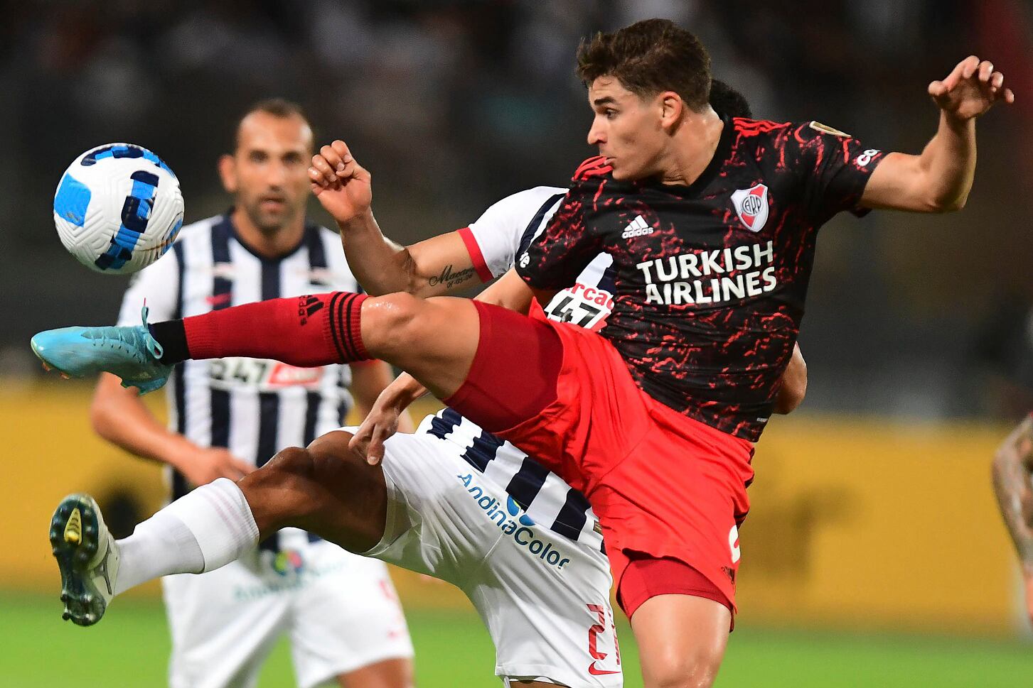 En la ida en Lima, River sufrió para ganar por 1 a 0