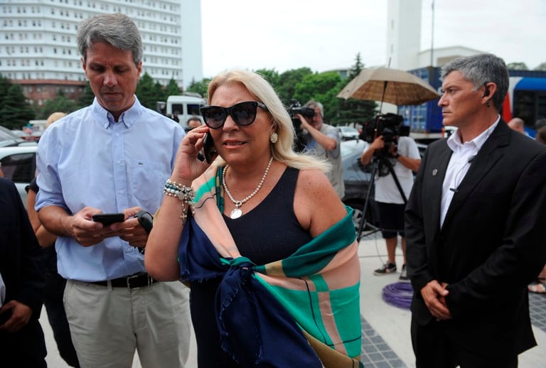Carrió se despachó con todo al salir de Comodoro Py. 