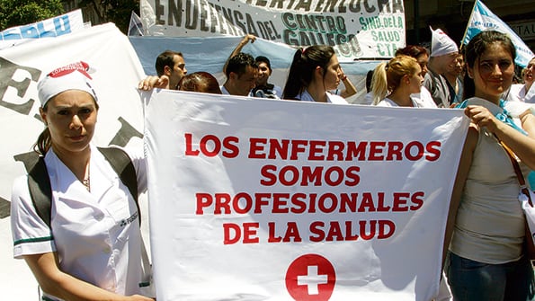 Por la nueva ley, los enfermeros no son considerados profesionales de la salud.
