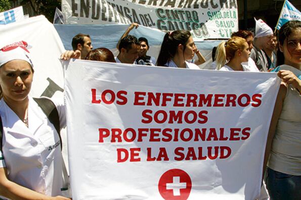 Por la nueva ley, los enfermeros no son considerados profesionales de la salud.