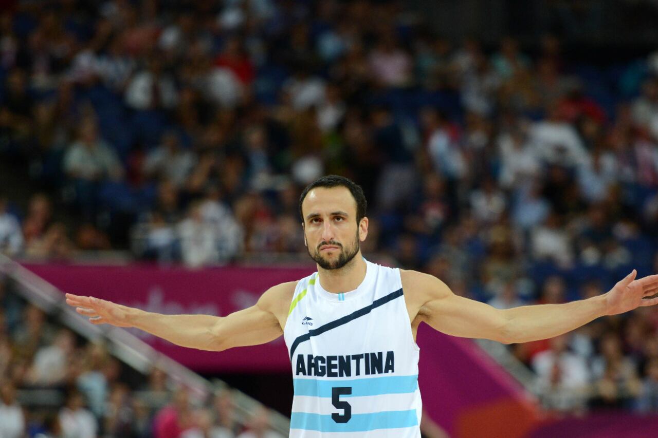 Ginóbili luciendo la camiseta argentina.