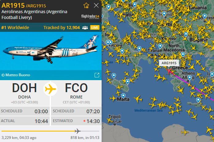 El avión que trae a la Selección se puede seguir online a través de Internet.