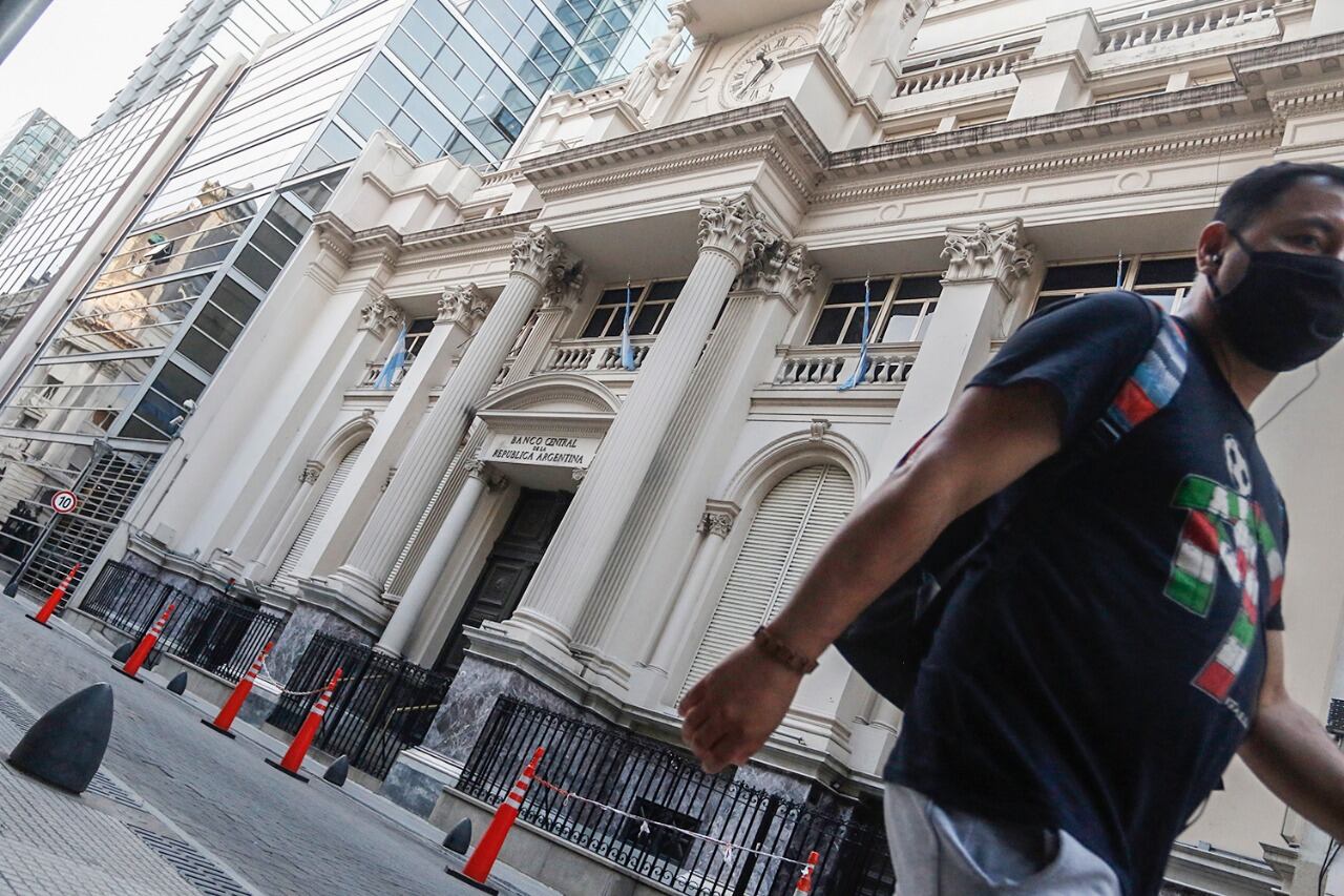 Apenas un tercio de la cartera de los bancos financia al sector privado.