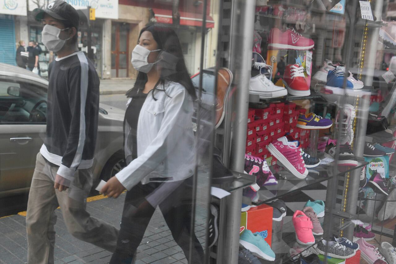 Para el CEP, entre febrero y septiembre de este año desaparecieron 4992 comercios.