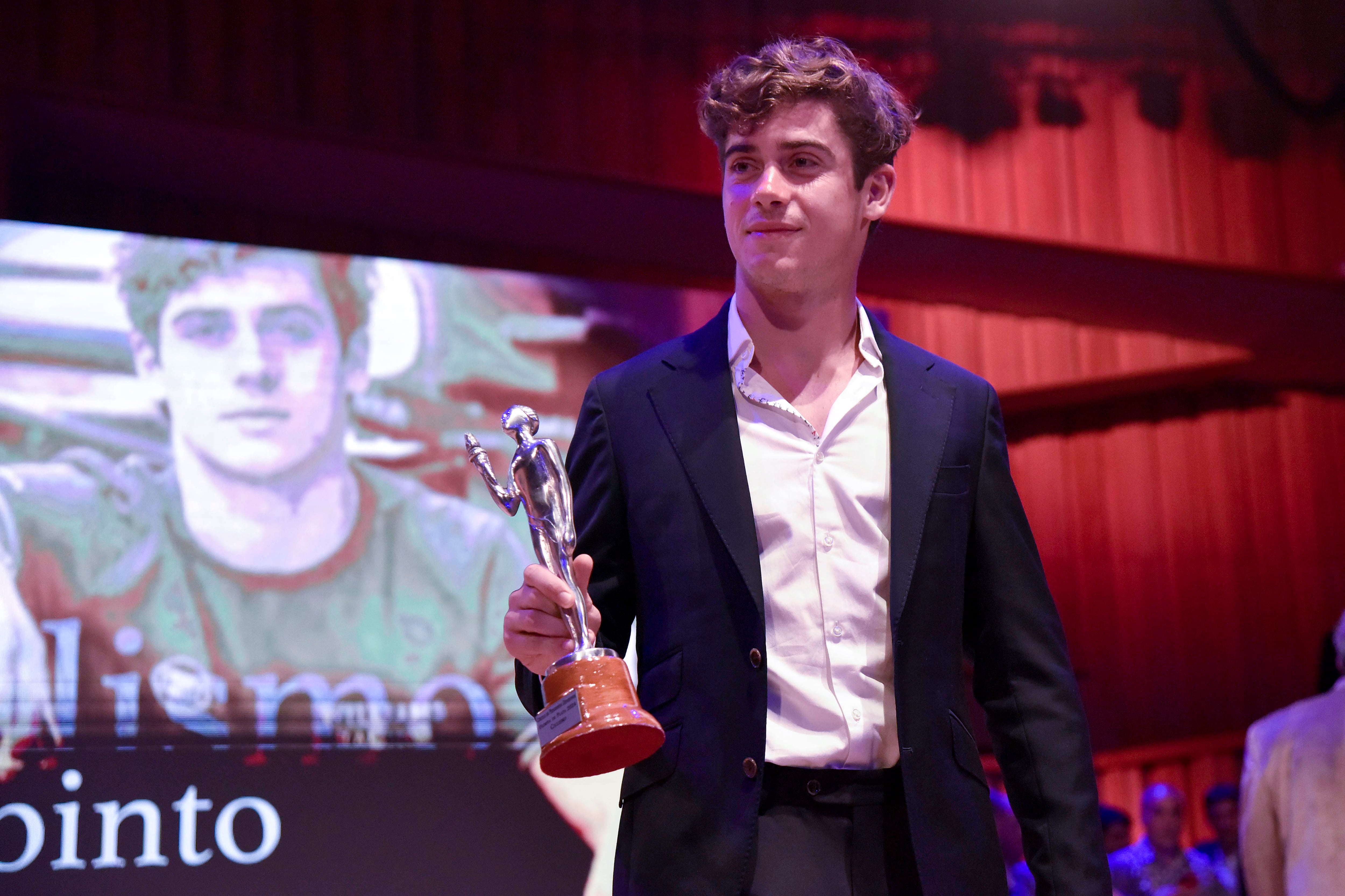 Colapinto ganó el Olimpia de Plata en automovilismo y el oro junto a Dibu Martínez.