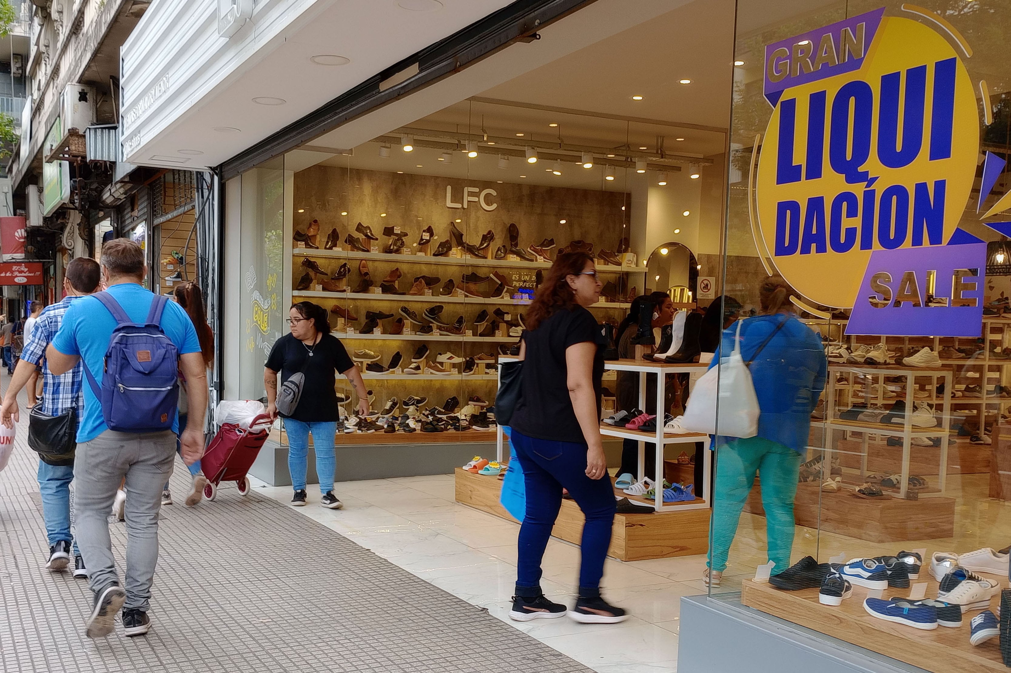 Liquidaciones en busca de una demanda en extinción