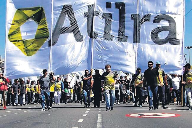 El gremio lácteo cumplió el paro en respuesta a las trabas a un acuerdo.
