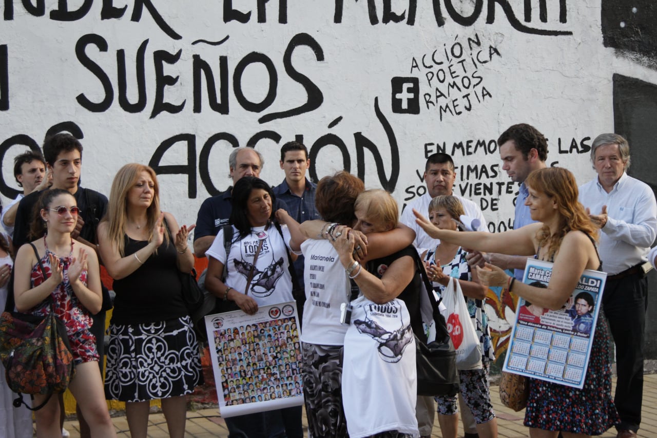 Sobrevivientes y familiares de las víctimas de Cromañón reclaman una ley de reparación integral con carácter permanente que brinde una contención económica y sanitaria.