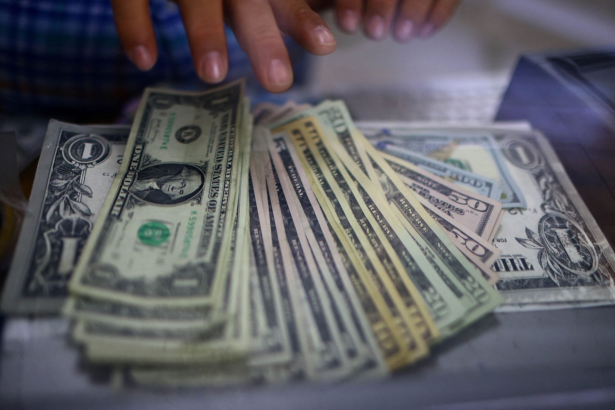 La brecha cambiaria contra el dólar oficial se ubica en torno del 20 por ciento. 