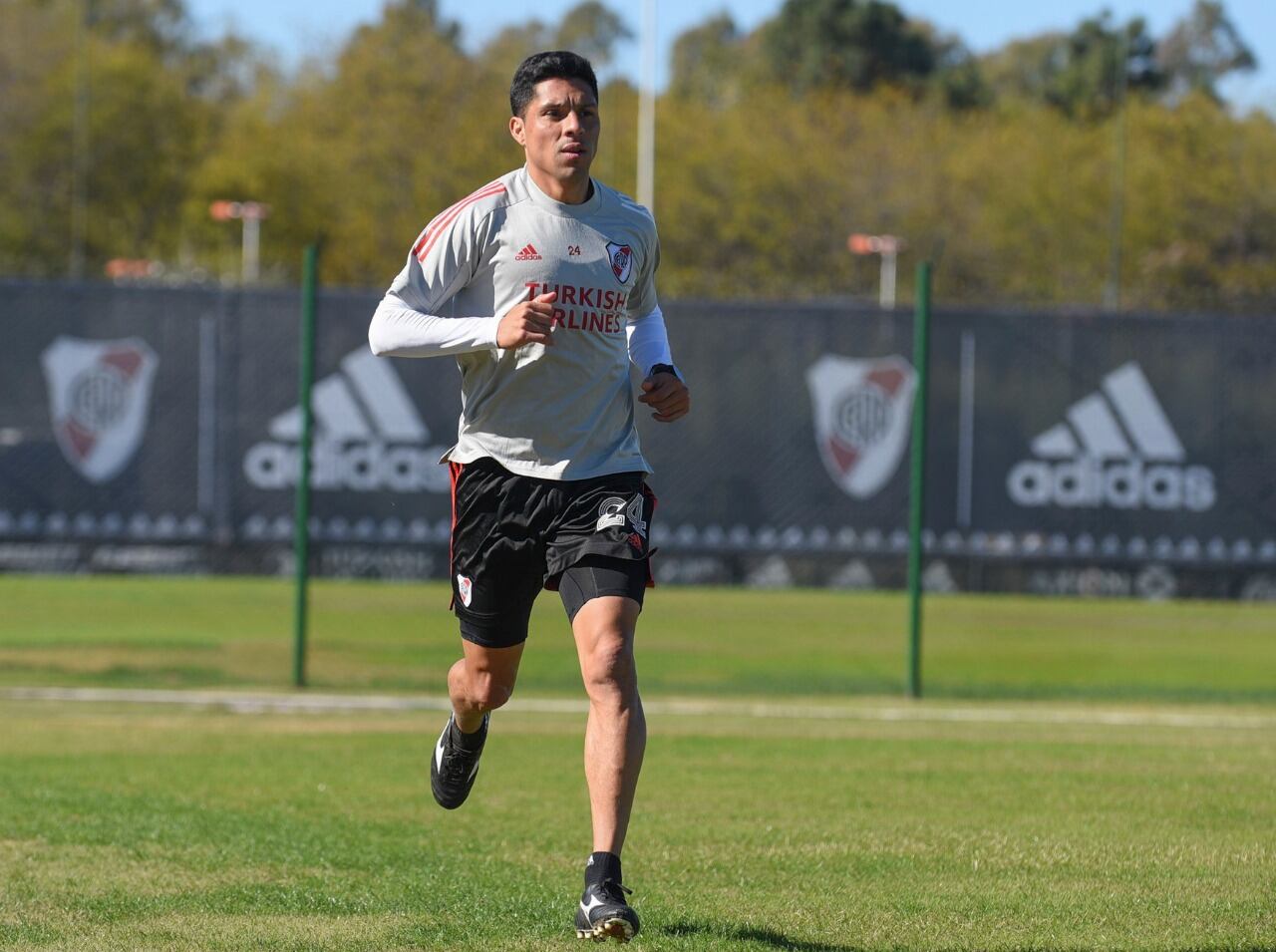 Enzo Pérez se prepara para volver el domingo