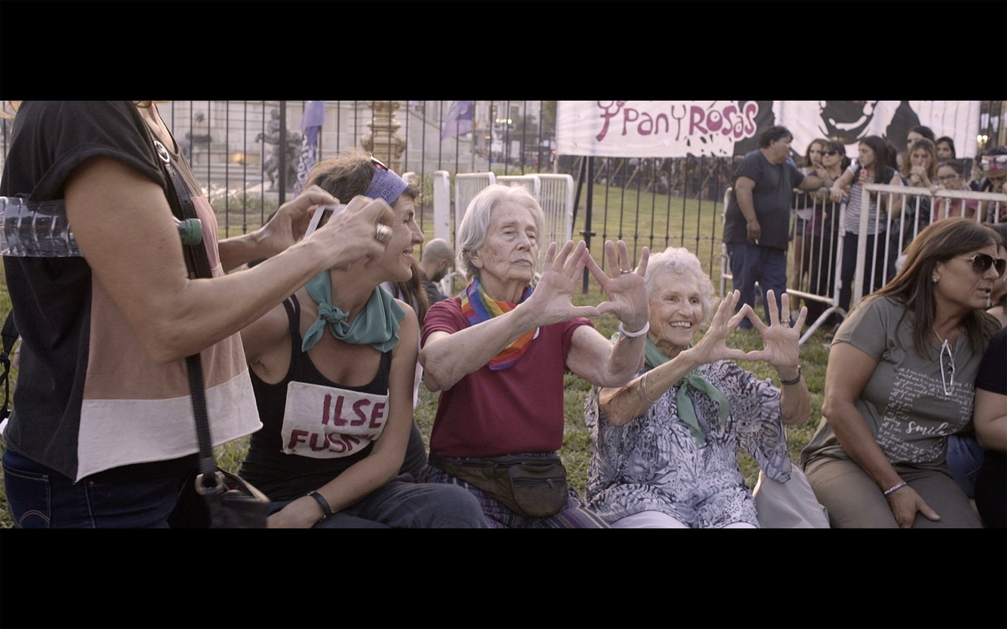 Ilse Fuskova en marcha, un 8 de marzo