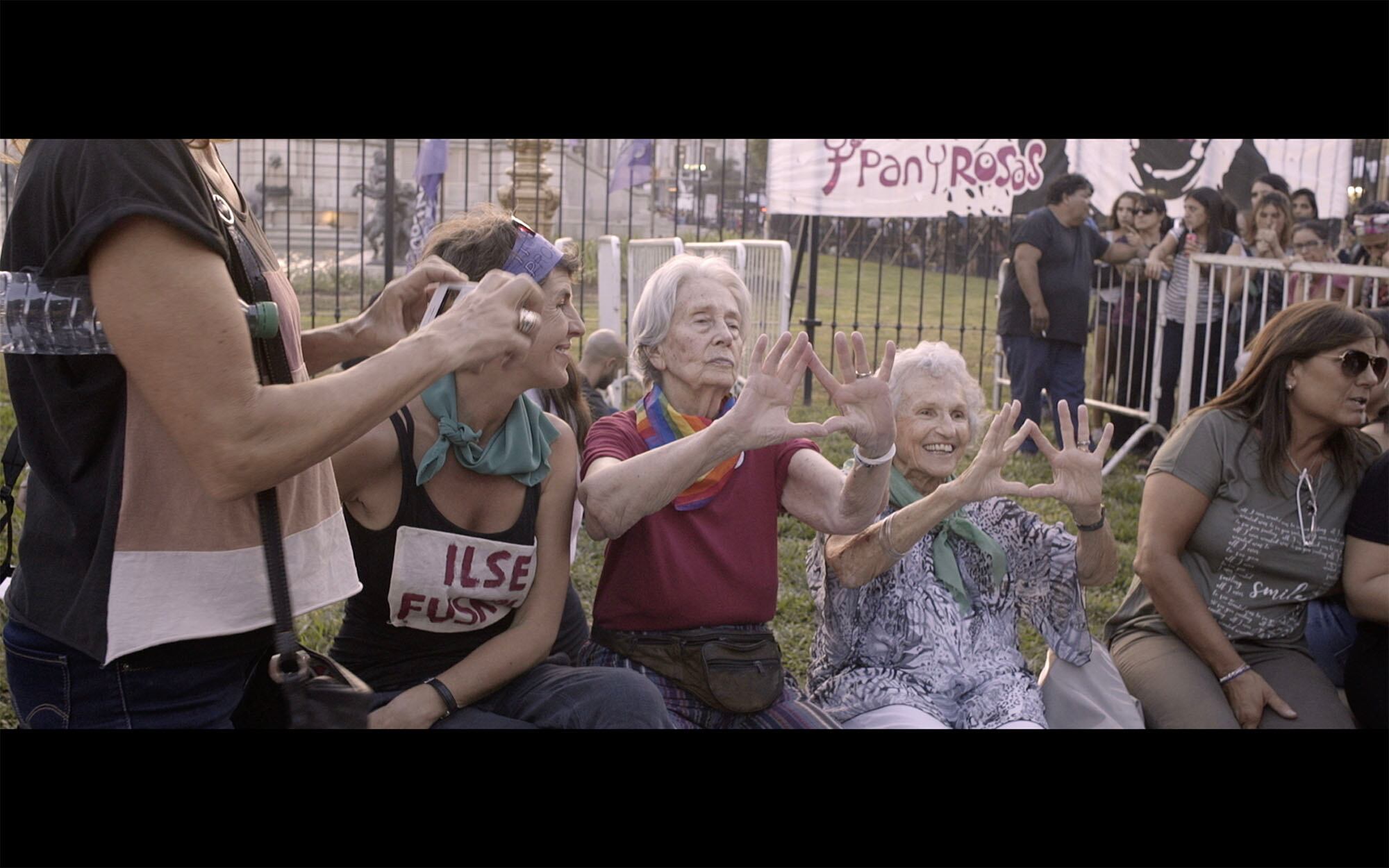 Ilse Fuskova en marcha, un 8 de marzo