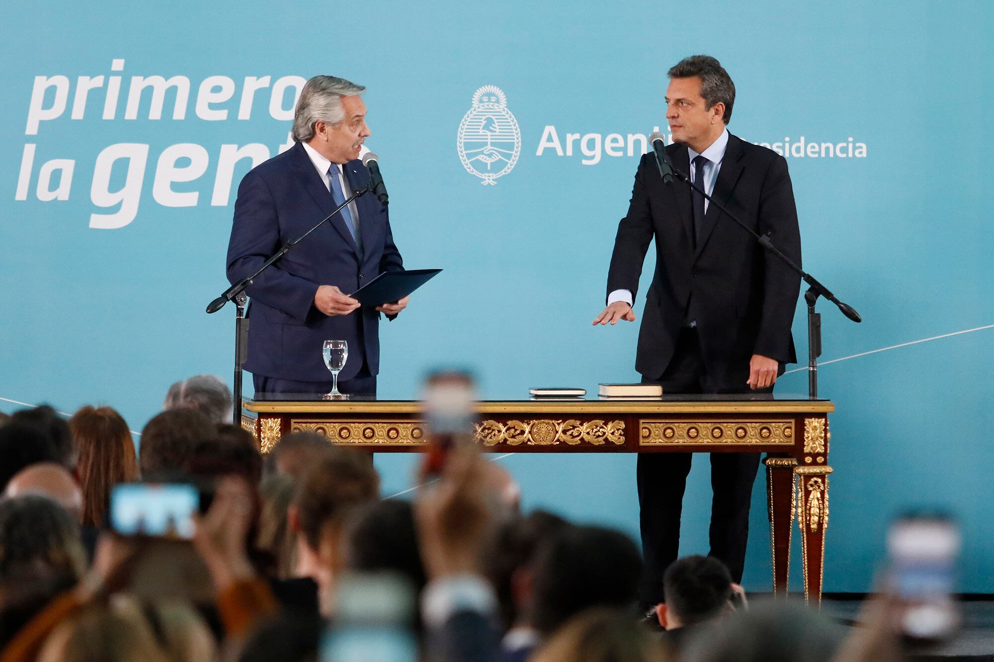 Alberto Fernández tomó juramento a Sergio Massa, nuevo ministro de Economía del país.