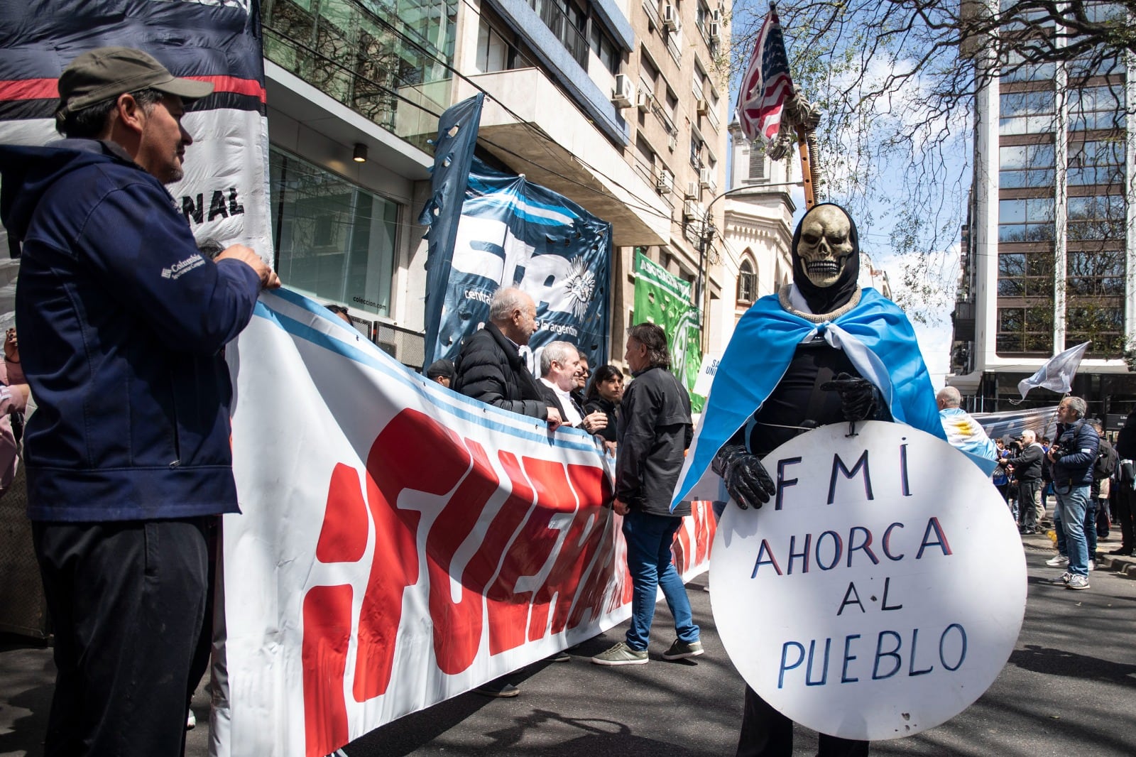 Las propuestas del Fondo Monetario Internacional son desestabilizadoras de la economía, de la situación social y del escenario político.