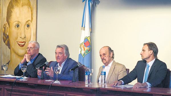 Ante una presentación de Acuña, hombre de Barrionuevo, Servini puso al gastronómico como interventor.