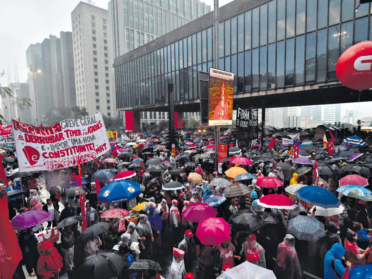 Sindicalistas, trabajadores sin techo y partidos de izquierda se concentraron en San Pablo.