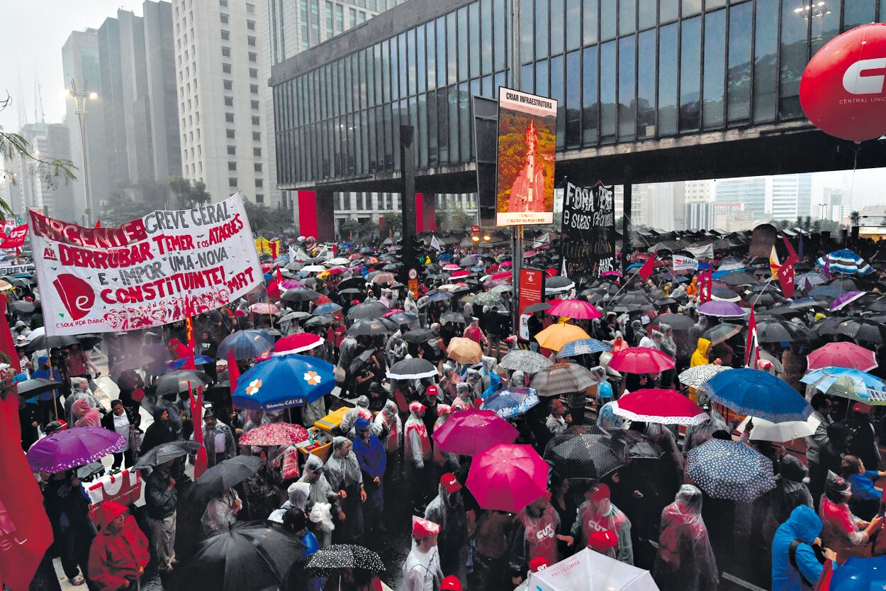 Sindicalistas, trabajadores sin techo y partidos de izquierda se concentraron en San Pablo.