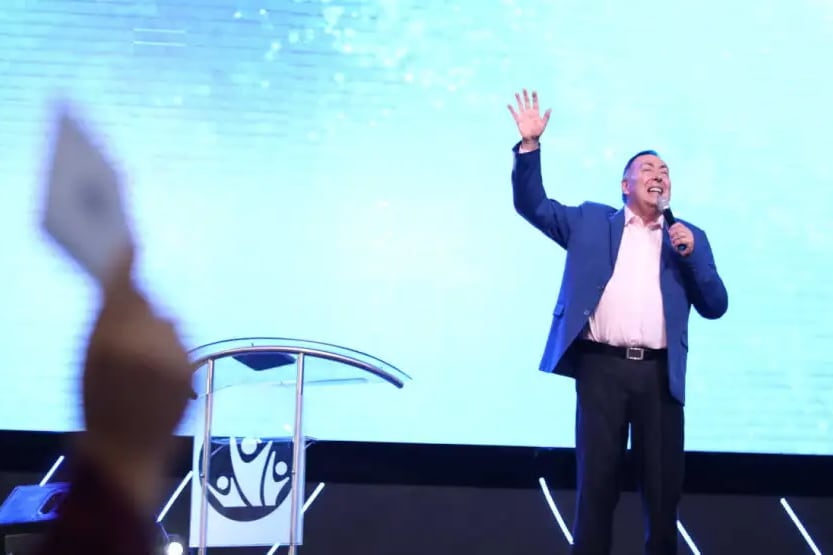 Ledesma, el pastor amigo de Milei. 