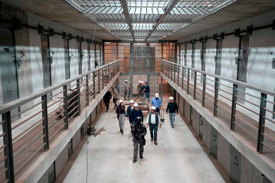 Pullaro promete una cárcel "unica en Argentina".