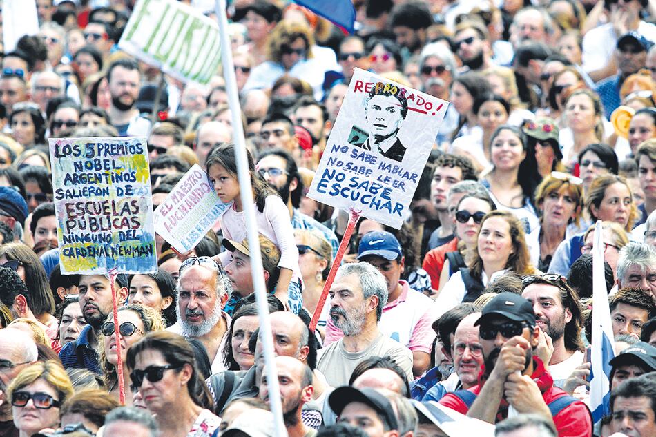 Los maestros se manifestaron masivamente el miércoles pasado.