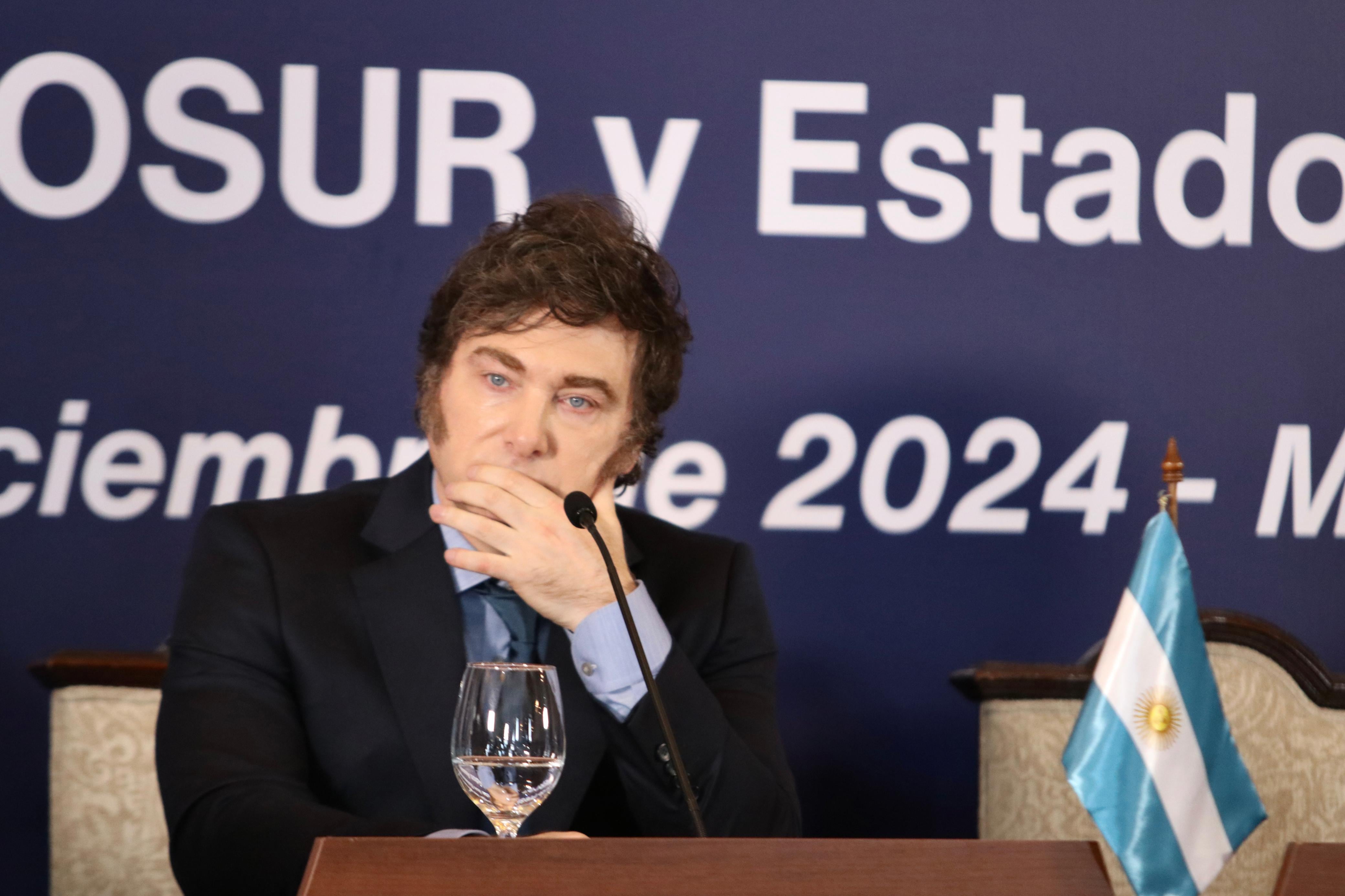 Milei pone la lupa y desconfía de sus propios funcionarios. Presidencia.