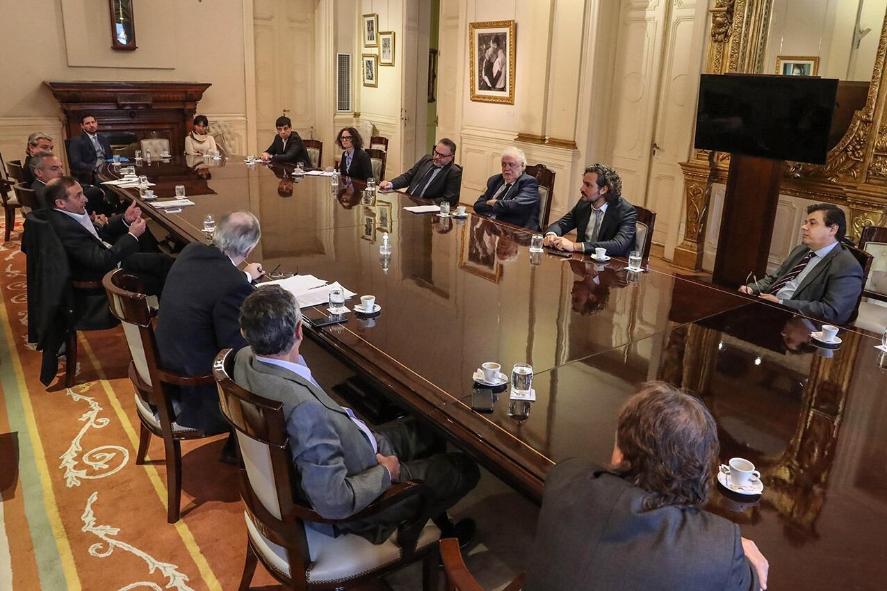 El gobierno acordó con la Unión Argentina de Salud el ingreso al Programa de Asistencia al Trabajo y la Producción.