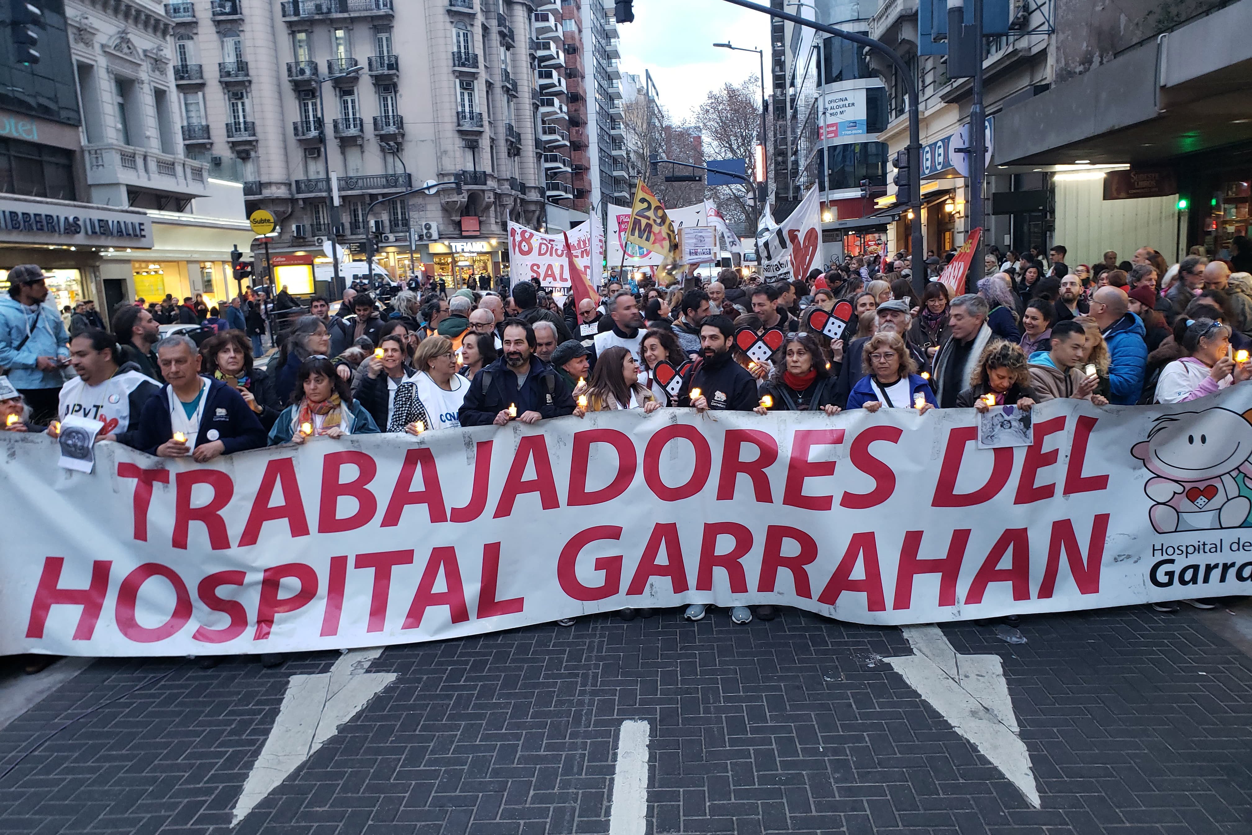 El gasto en servicios de deuda pública está en segundo lugar.