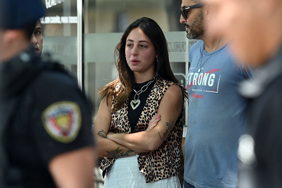 Las mujeres que viajaban en el auto asaltado estaban en shock. 