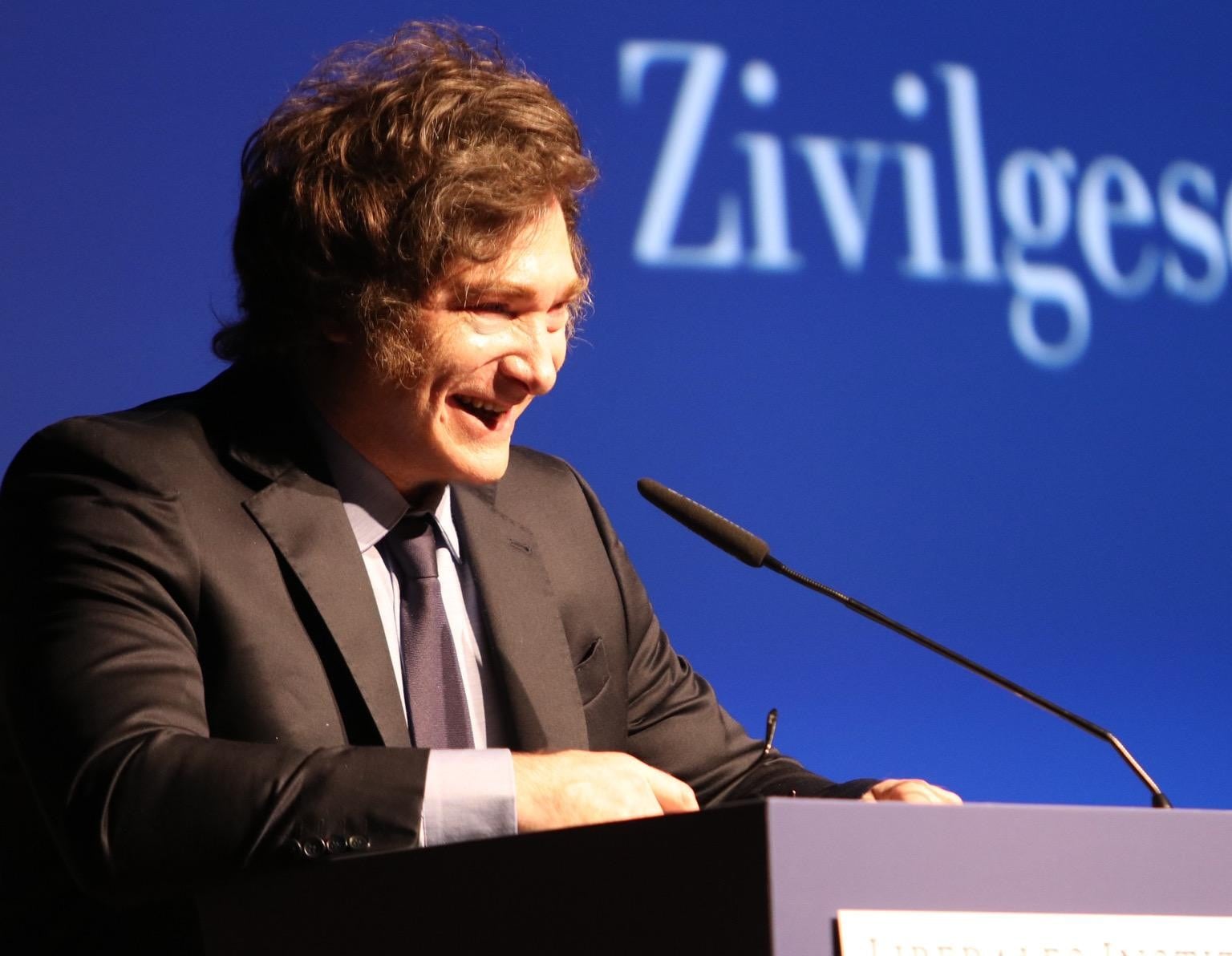 Milei y su costumbre de gestionar vía "X"