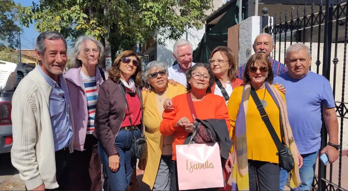 Sobrevivientes de la última dictadura cívico-militar a la salida de la audiencia del juicio contra Abelardo Britos (registro Omar Alarcon) 