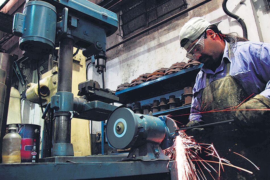 “Hay empresas que están despidiendo personal por factores tales como el aumento de la electricidad”, advirtieron.