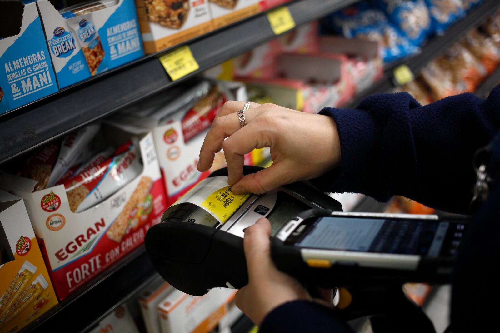 La evidencia es abrumadora sobre el impacto de la evolución del tipo de cambio sobre los precios.