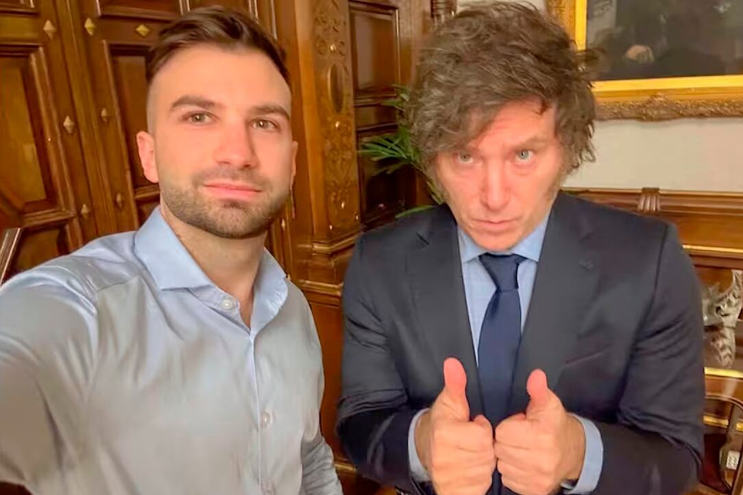 Milei con Mauricio Novelli, otro de los rostros del escándalo.