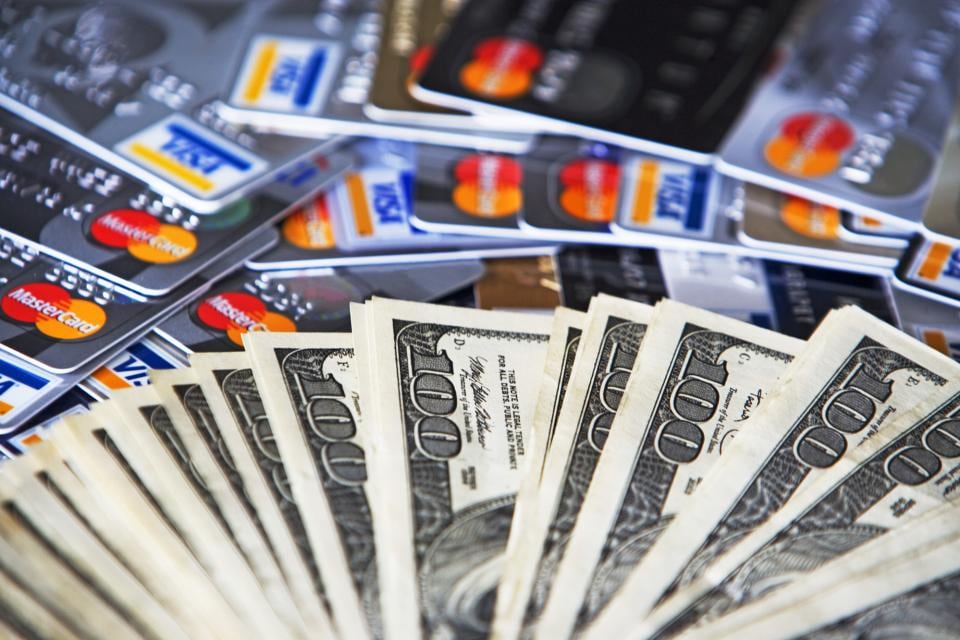 El Banco Central  (BCRA) anunció una devaluación del peso, tras las PASO