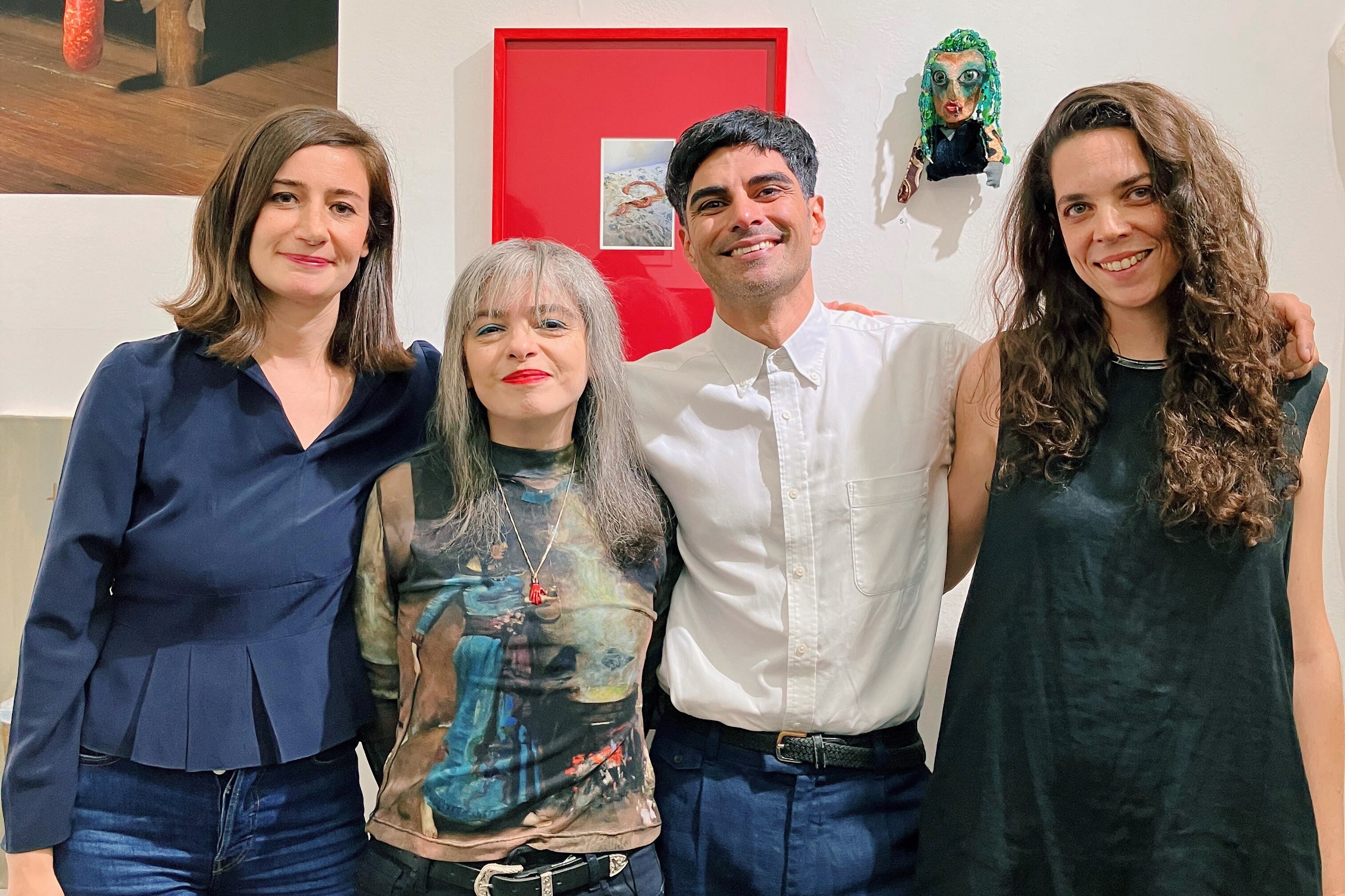 Se exhiben dibujos, pinturas, esculturas y fotografías, entre otras piezas.