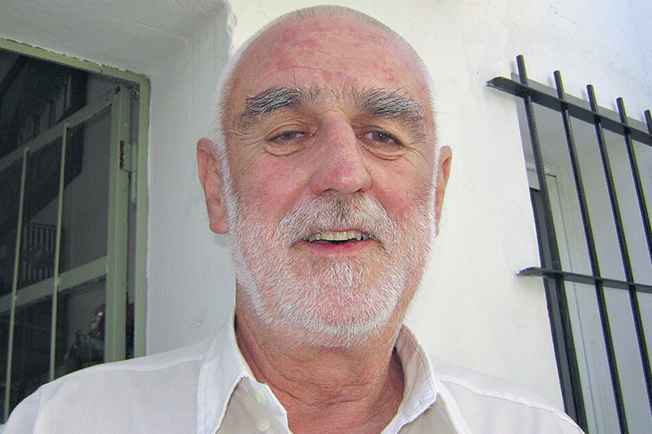 “Ofrezco una colección de documentos que muestran que Rosas atraía y repelía a los ingleses.”