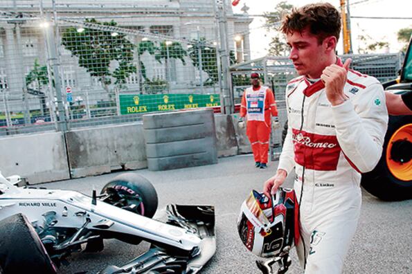 Leclerc, quien reemplazará a Raikkonen en Ferrari, ayer chocó su Sauber.