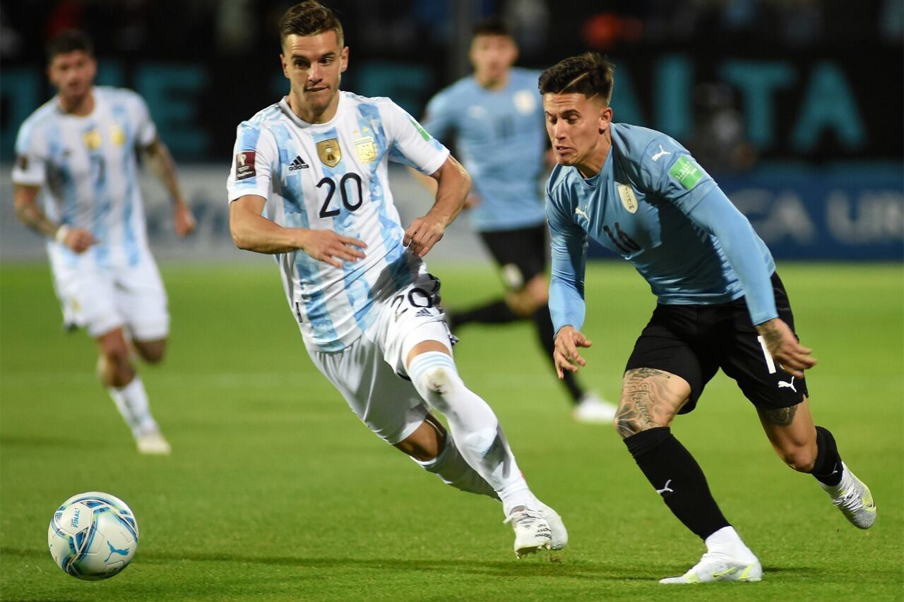 Lo Celso y Torreira en el duelo en Montevideo