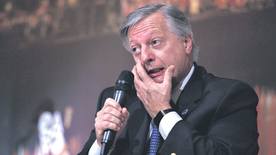 El ministro de Energía, Juan José Aranguren, no logra terminar de aplicar su plan de ajuste.