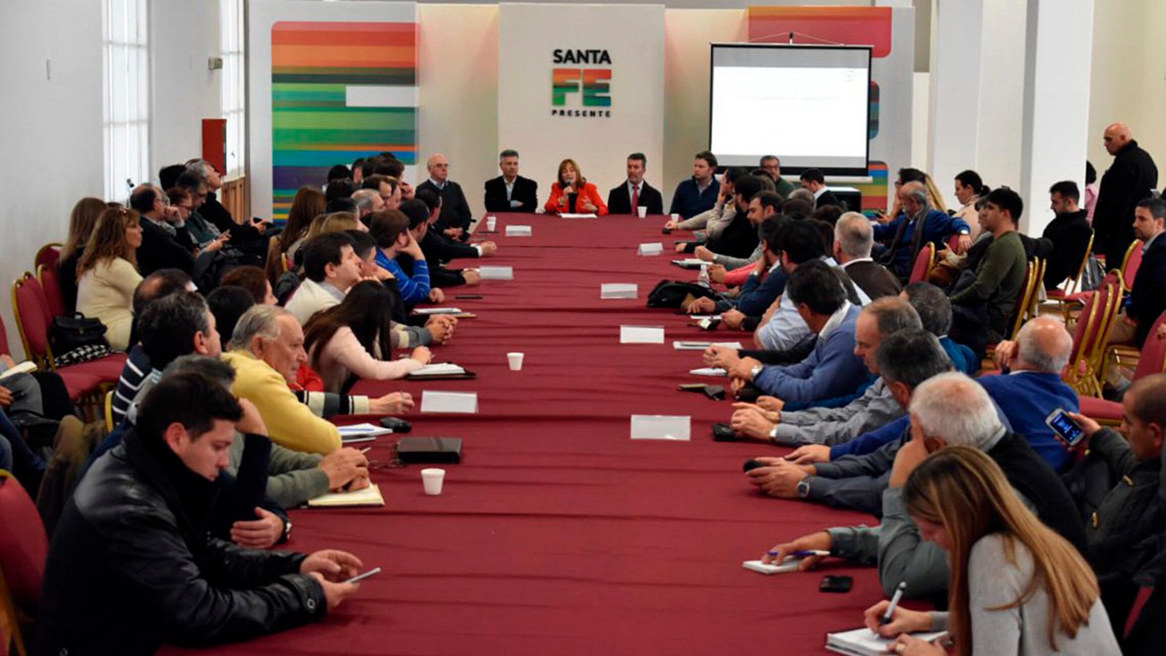 Ciciliani destacó la necesidad de “estrechar los vínculos de lo público”.