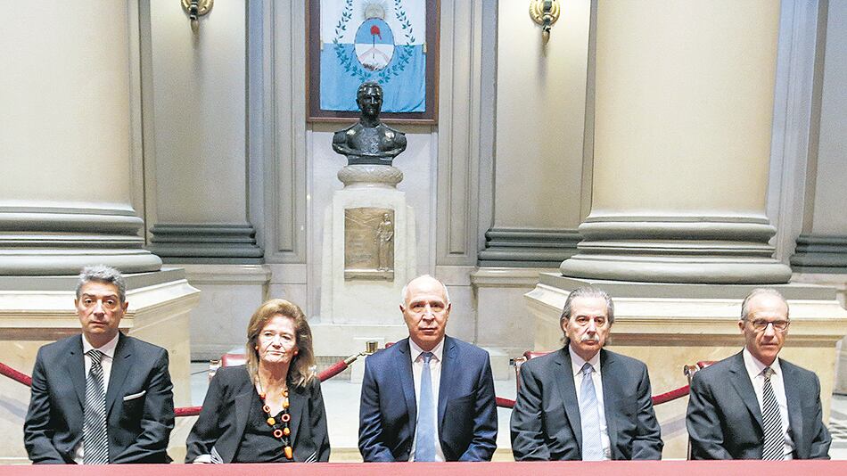 Gil Domínguez presentó un habeas corpus colectivo para las porteñas.