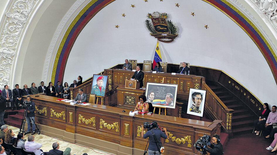 La Constituyente invocó su poder supraconstitucional para emitir decisiones incontestables.