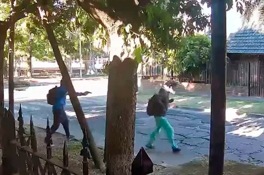 Captura de cámara de seguridad.