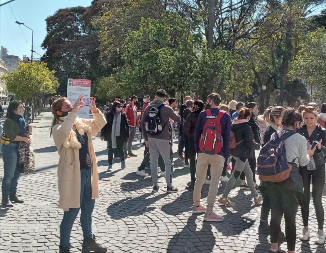 De a poco la ciudad de Salta recupera su habitual movimiento turístico. 