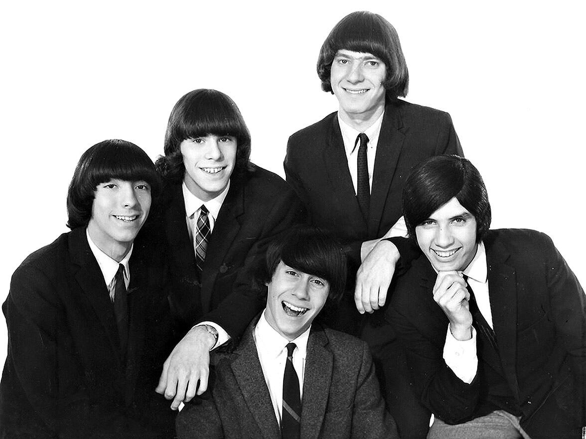 Los Mockers deben su nombre a los mods y los rockers, grupos juveniles rivales en la Inglaterra de los 60.