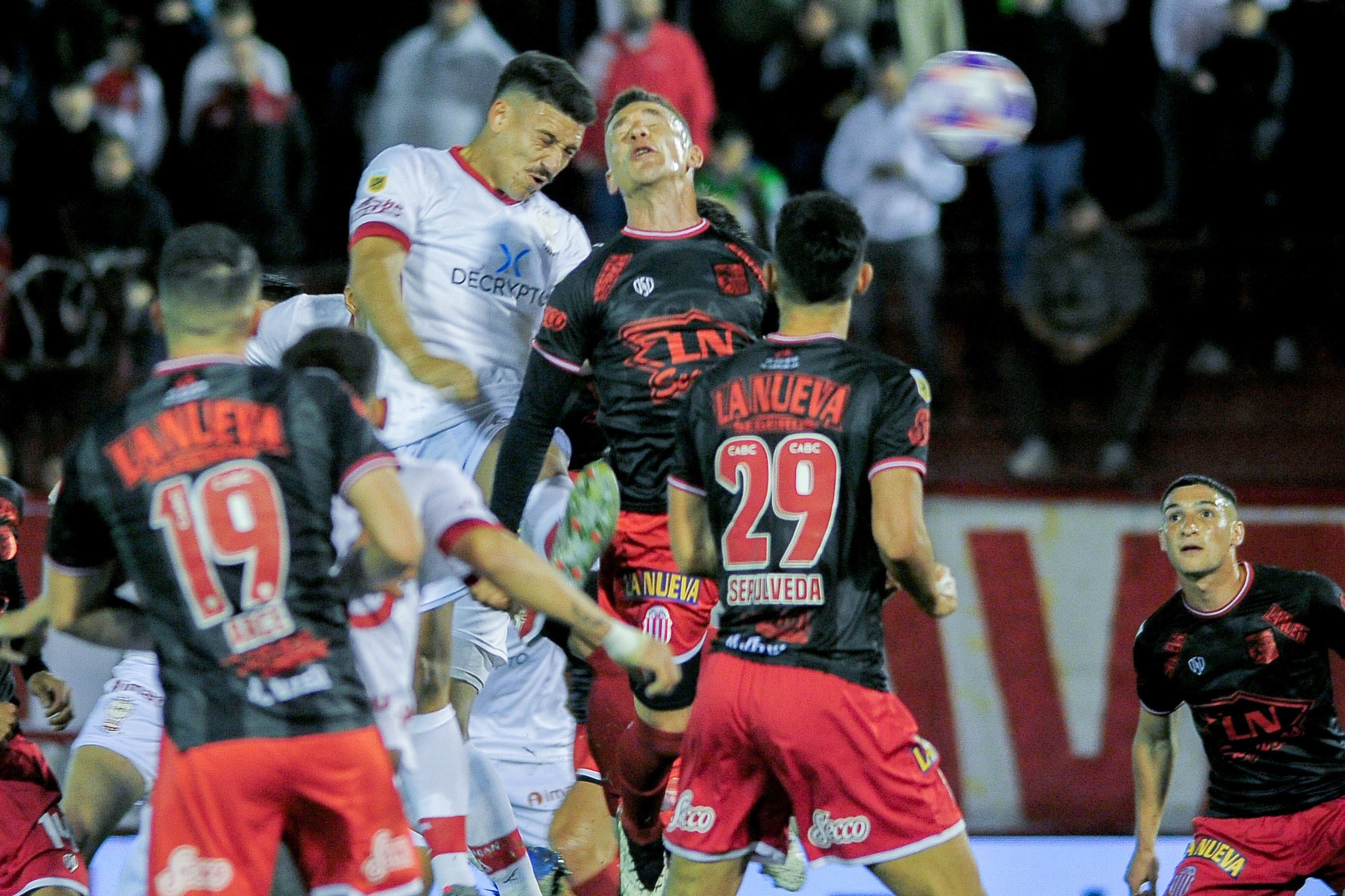 Al final, el Guapo y el Globo no se sacaron ventaja