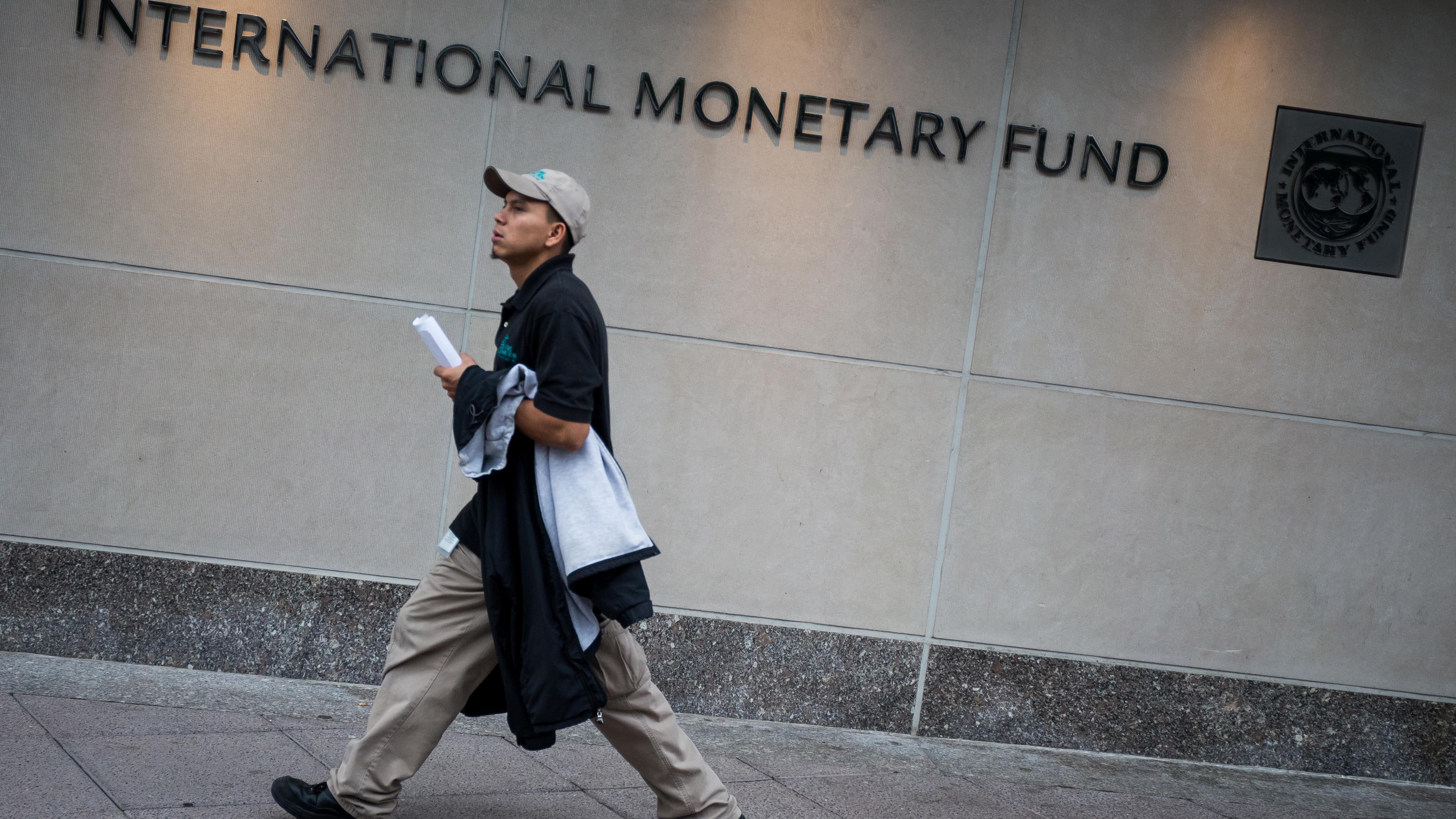 El FMI también elevó diez puntos su estimación de inflación para este año al ubicarla en 40,2 por ciento.