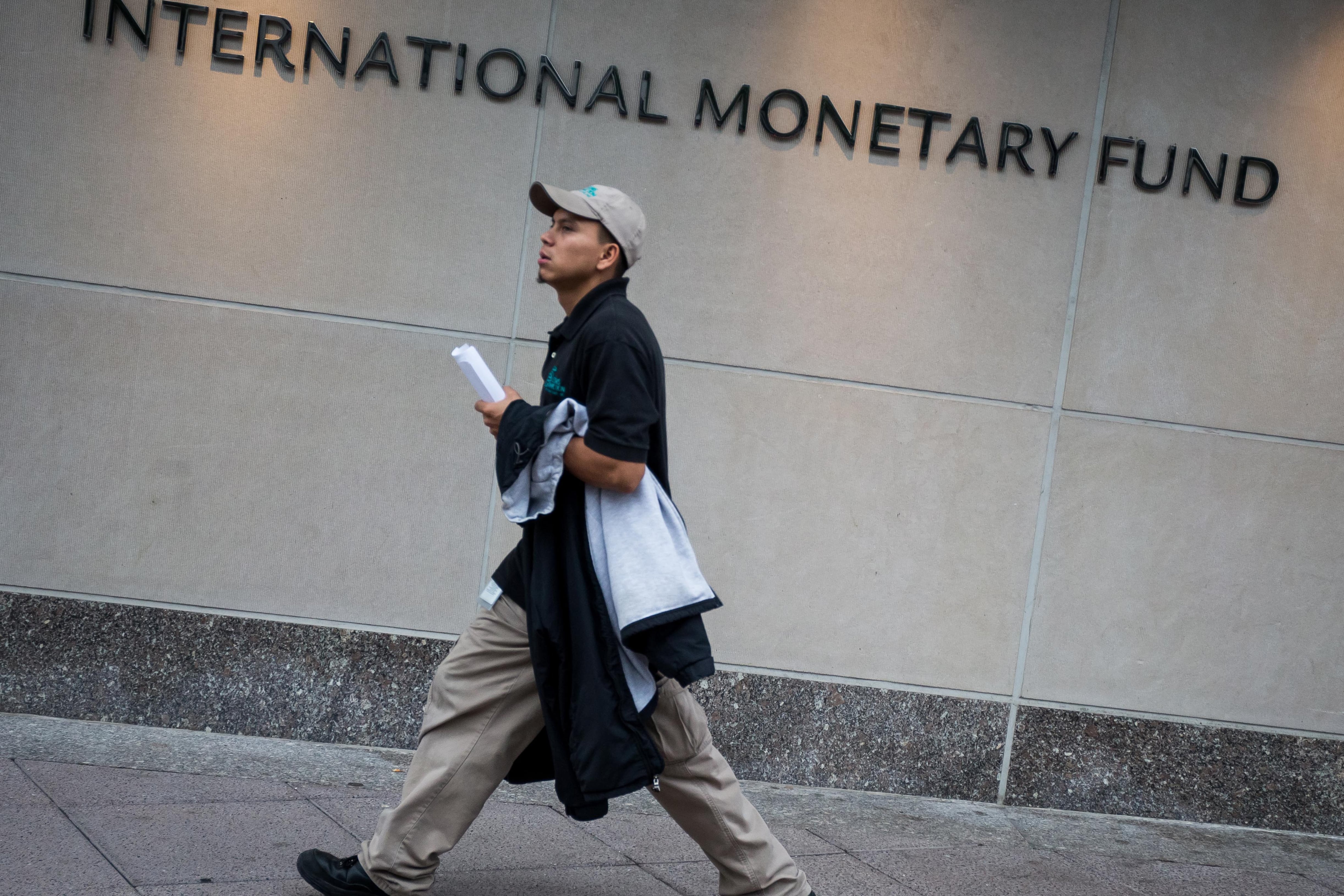 El FMI también elevó diez puntos su estimación de inflación para este año al ubicarla en 40,2 por ciento.