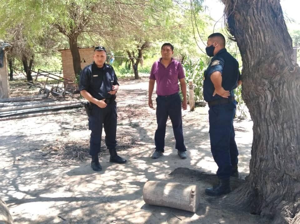 Abel Mendoza (centro) 