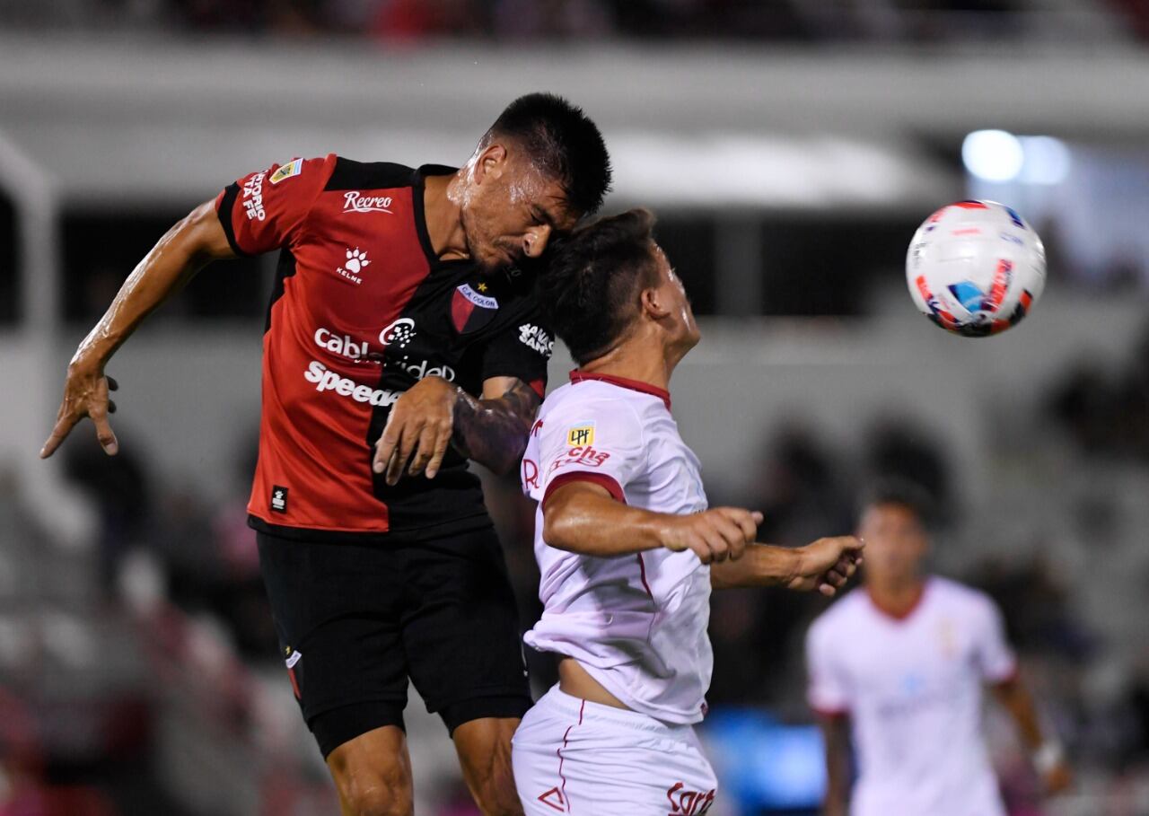 Goltz lucha con Matías Cóccaro